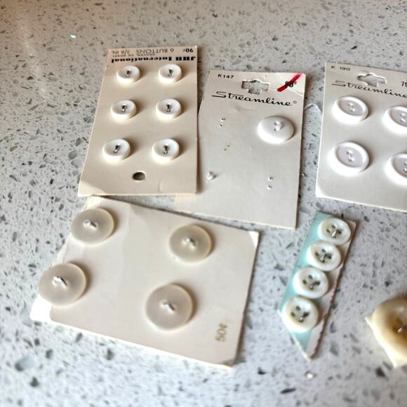 24 NEW ON CARD Vintage White Estate Lot of Buttons Pack Sewing Notions DIY Craft - Picture 7 of 8